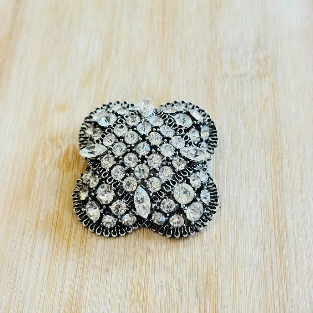 VTG Lisner Crystal Rhinestone‎ Maltese Cross Brooch Pin Jeweled Retro Silver 50s